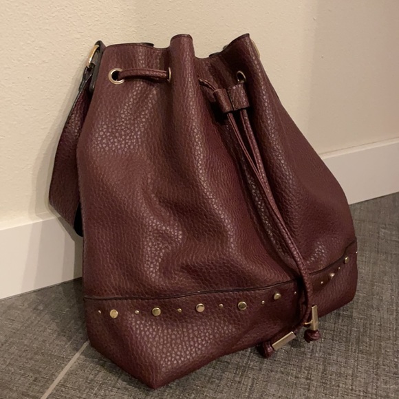 New Look Drawstring Hobo Bag - Picture 2 of 7